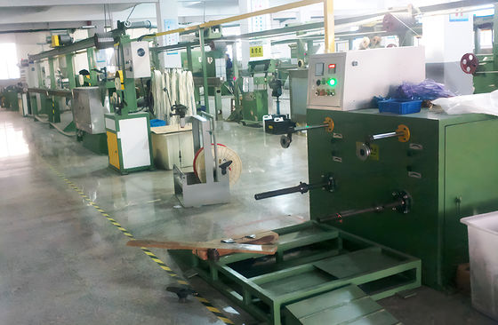 Un bon prix. Processus de ligne de fabrication de machines d'extrusion de câbles électriques de câbles électriques en ligne