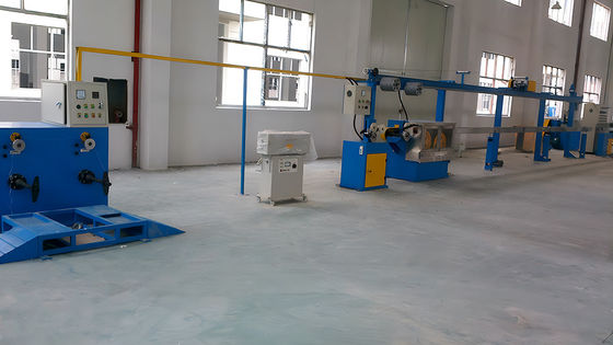 Un bon prix. Lines d'extrusion de câbles de refroidissement par eau pour l'isolation de câbles d'alimentation avec des matériaux différents en ligne