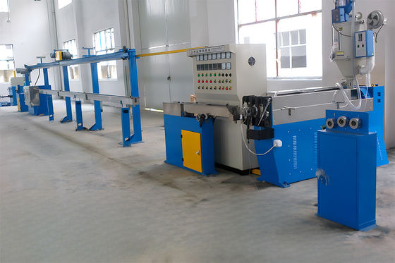Un bon prix. Vente à chaud ligne de machine d'extrudeuse de câbles Bon prix en ligne